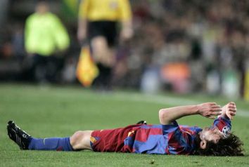 Cannavaro y Cazorla creen que Messi debería quejarse menos por las patadas recibidas
