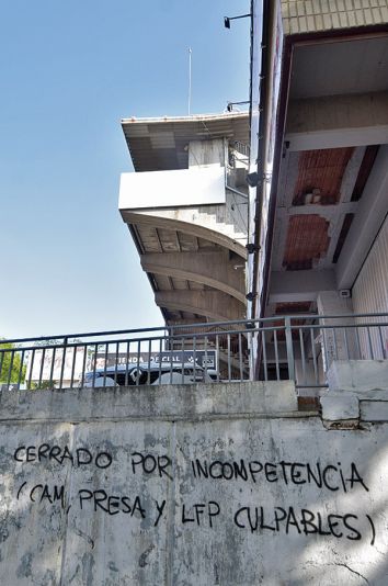 El estadio de Vallecas, cerrado por obras