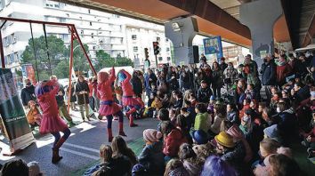 La fiesta popular que tuvo lugar el 3 de abril bajo el puente para reinvidicar la desaparicin del paso elevado