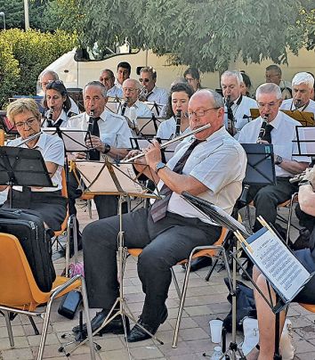 La actuación de la Banda de Música de Moratalaz inauguró las fiestas