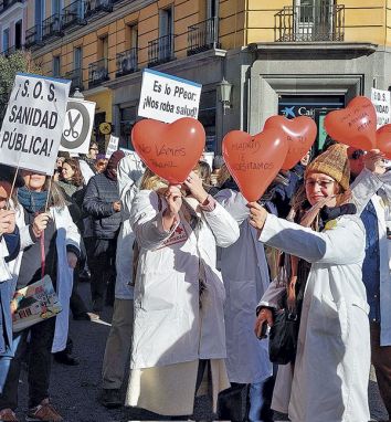 Varios médicos en la manifestación del miércoles