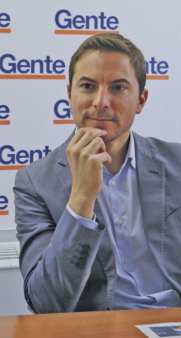 Juan Lobato, durante la entrevista en la redaccin de GENTE